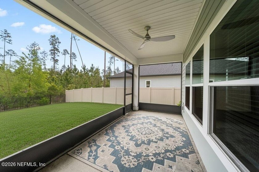 Welcome to this beautifully maintained 4 bedroom, 3 bathroom - photo 5