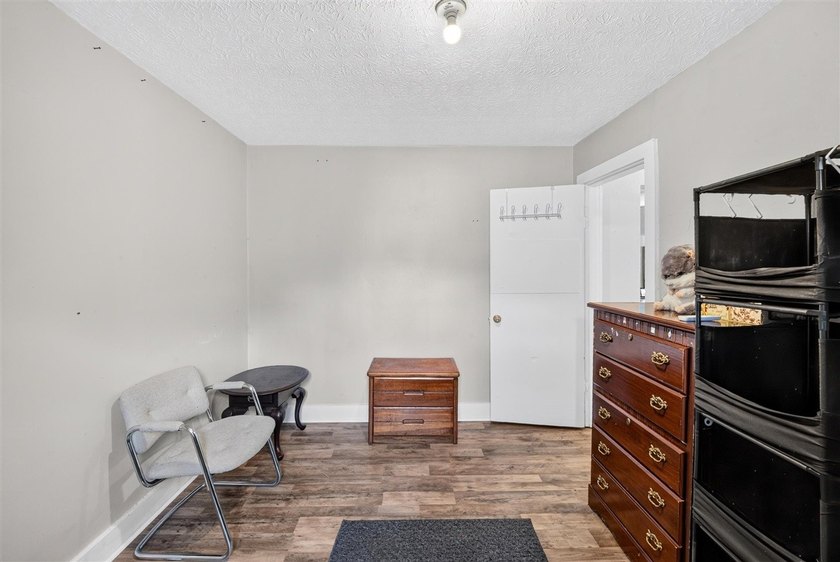 Welcome to 1406 Collegeview Drive! This 2 bed 1 bath home is - photo 13