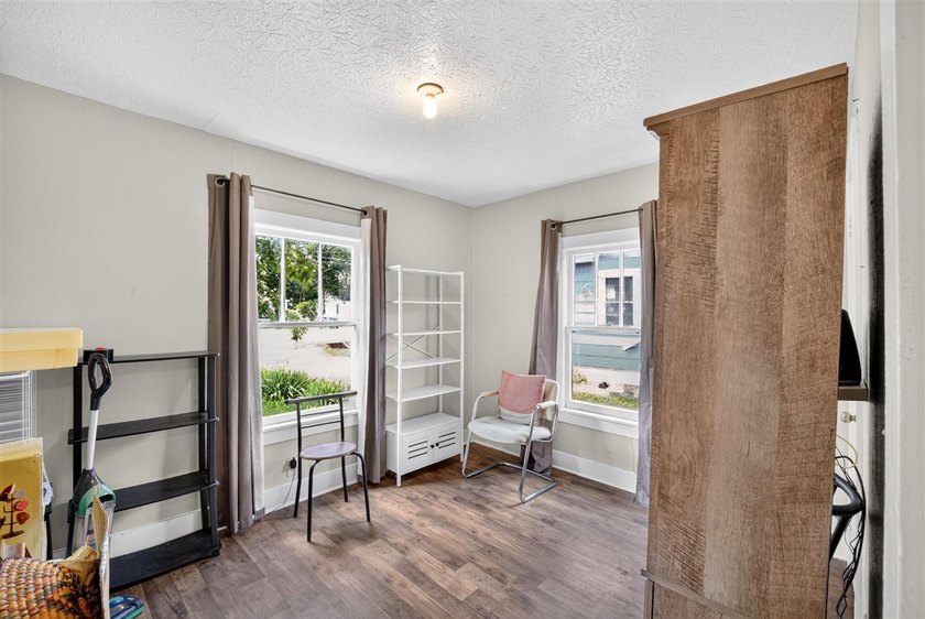 Welcome to 1406 Collegeview Drive! This 2 bed 1 bath home is - photo 15