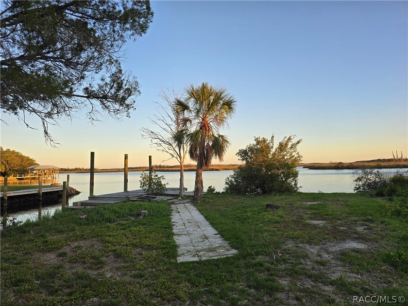 Private Island Offering---Boat Access Only! This is a rare - photo 19