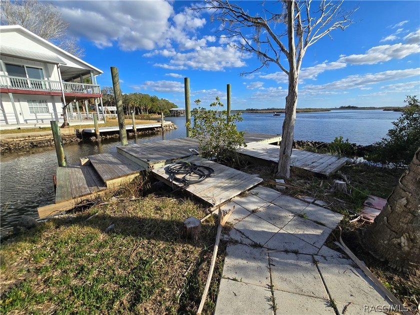 Private Island Offering---Boat Access Only! This is a rare - photo 20