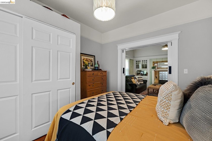 Set in a dynamic, authentically urban pocket, the neighborhood - photo 11