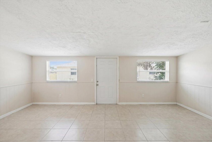 Spacious 3-bedroom, 2-bath CBS home located in a quiet - photo 14