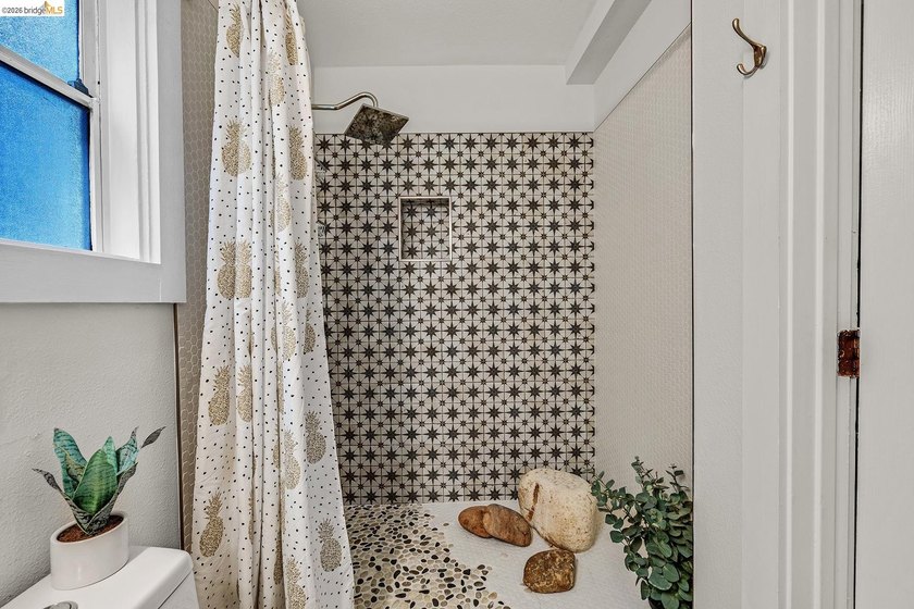 Set in a dynamic, authentically urban pocket, the neighborhood - photo 15