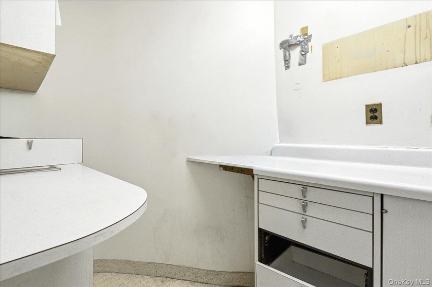 Prime Dental Office Opportunity at the Kennedy House in Forest - photo 17