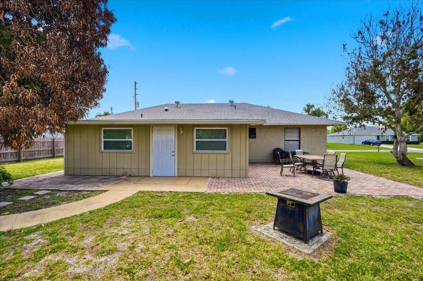 Spacious 3-bedroom, 2-bath CBS home located in a quiet - photo 23