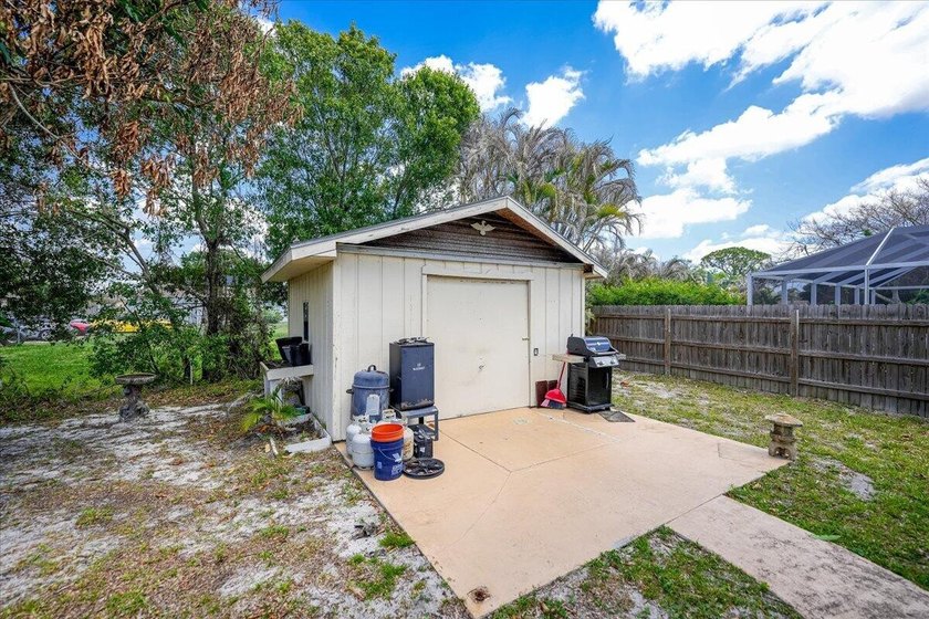 Spacious 3-bedroom, 2-bath CBS home located in a quiet - photo 24