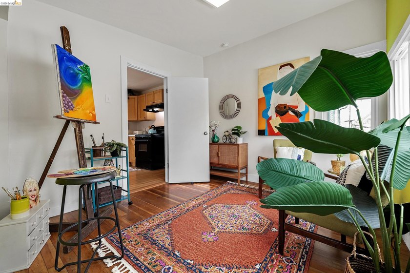 Set in a dynamic, authentically urban pocket, the neighborhood - photo 50