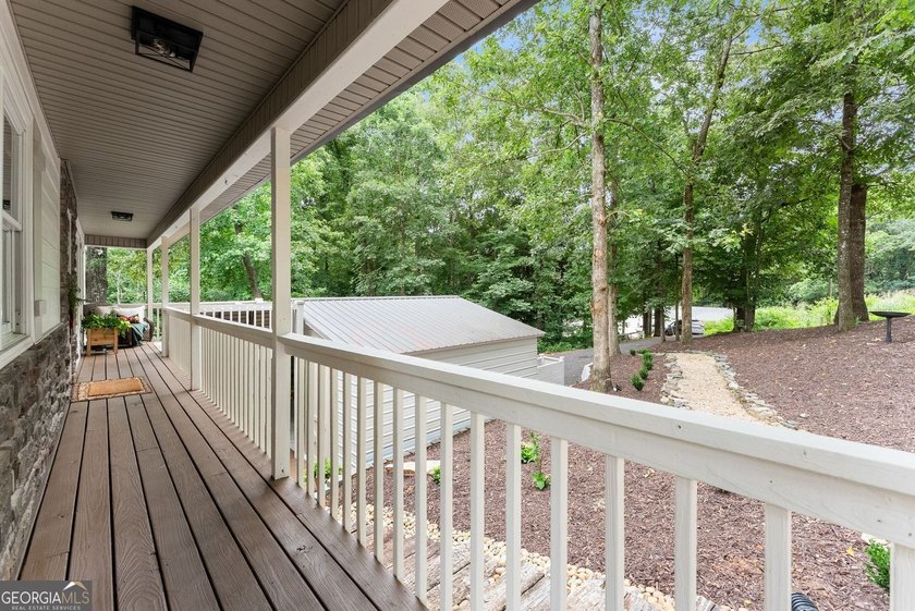 Welcome Home! Year round lake views, a gentle grass to water - photo 12