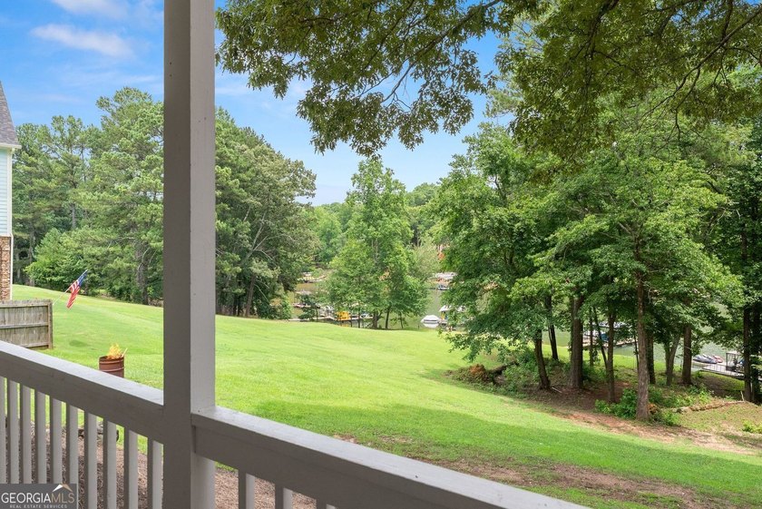 Welcome Home! Year round lake views, a gentle grass to water - photo 15