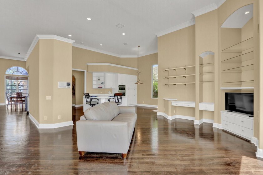 Nestled in the highly sought-after Ballantrae gated golf course - photo 26