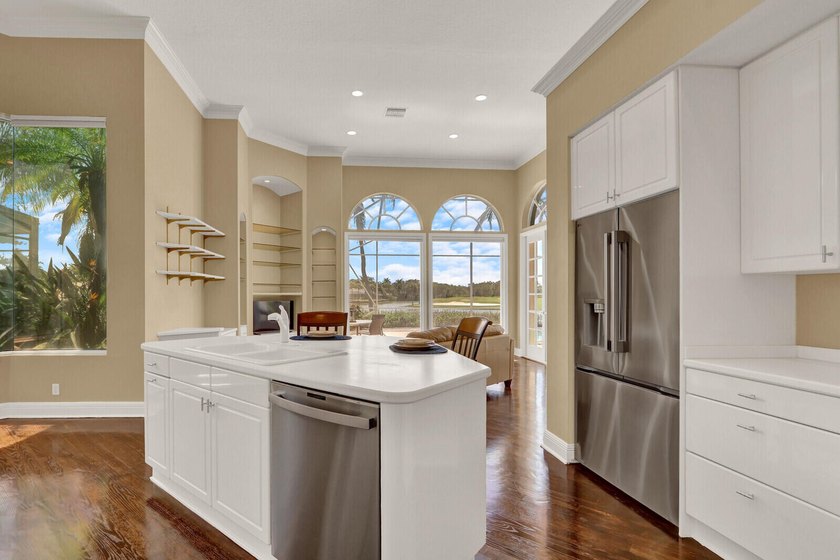Nestled in the highly sought-after Ballantrae gated golf course - photo 30