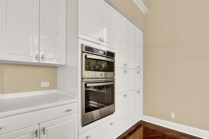 Nestled in the highly sought-after Ballantrae gated golf course - photo 33