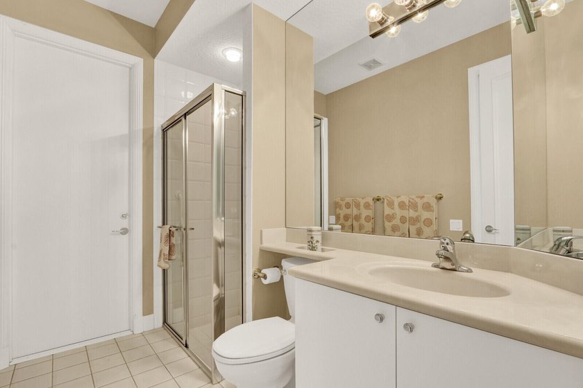 Nestled in the highly sought-after Ballantrae gated golf course - photo 34