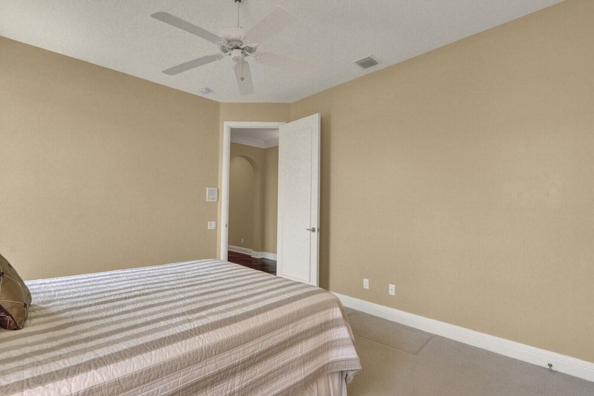 Nestled in the highly sought-after Ballantrae gated golf course - photo 38