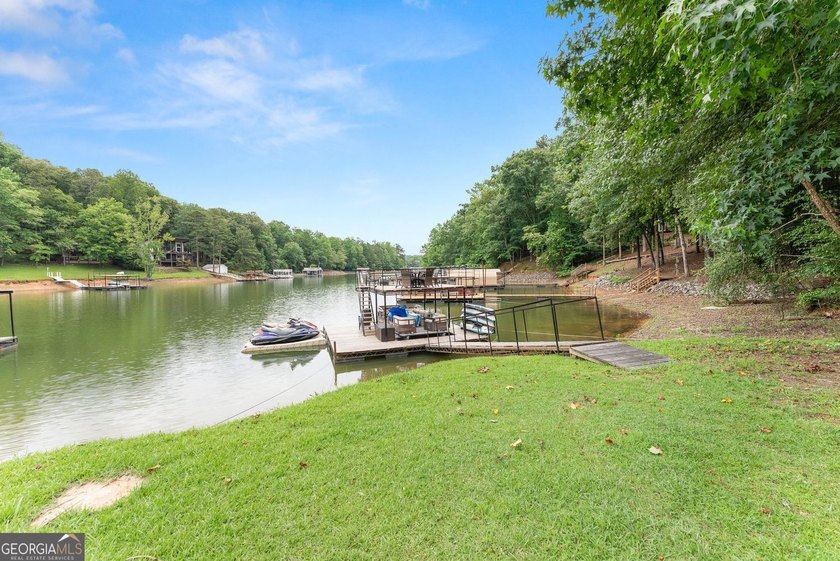 Welcome Home! Year round lake views, a gentle grass to water - photo 47