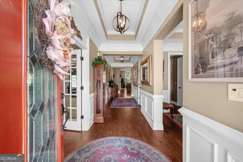 This exquisite 3-bedroom Spruce model home with exceptional - photo 4