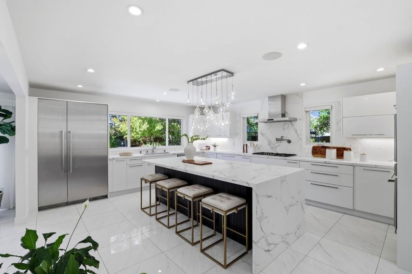 Nestled in the highly sought-after Saratoga Woods neighborhood - photo 13