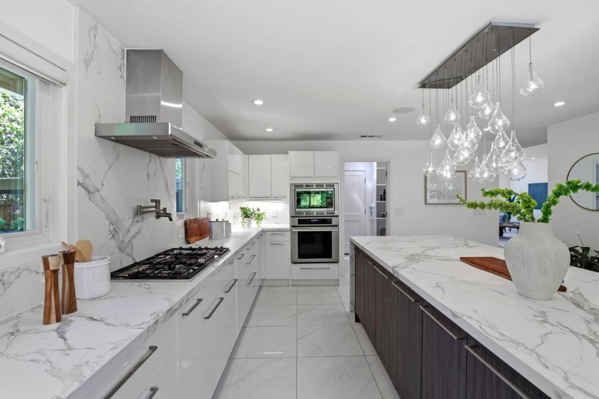 Nestled in the highly sought-after Saratoga Woods neighborhood - photo 17