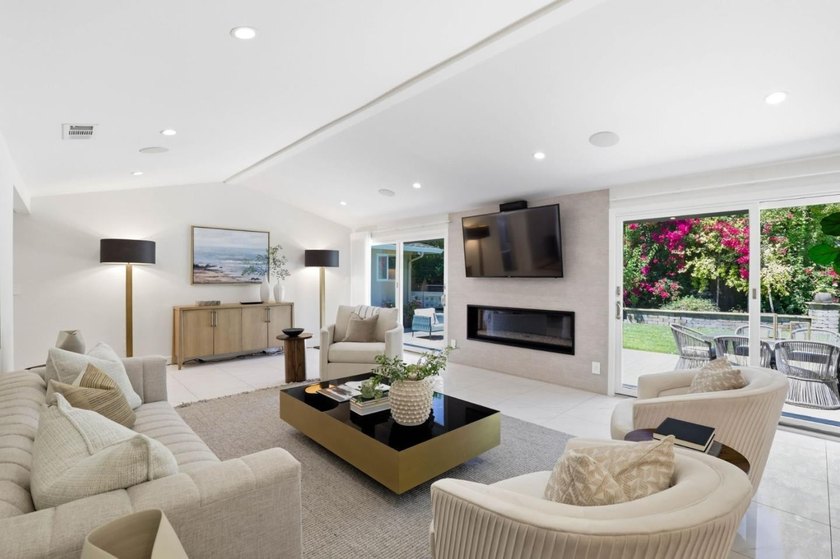 Nestled in the highly sought-after Saratoga Woods neighborhood - photo 20