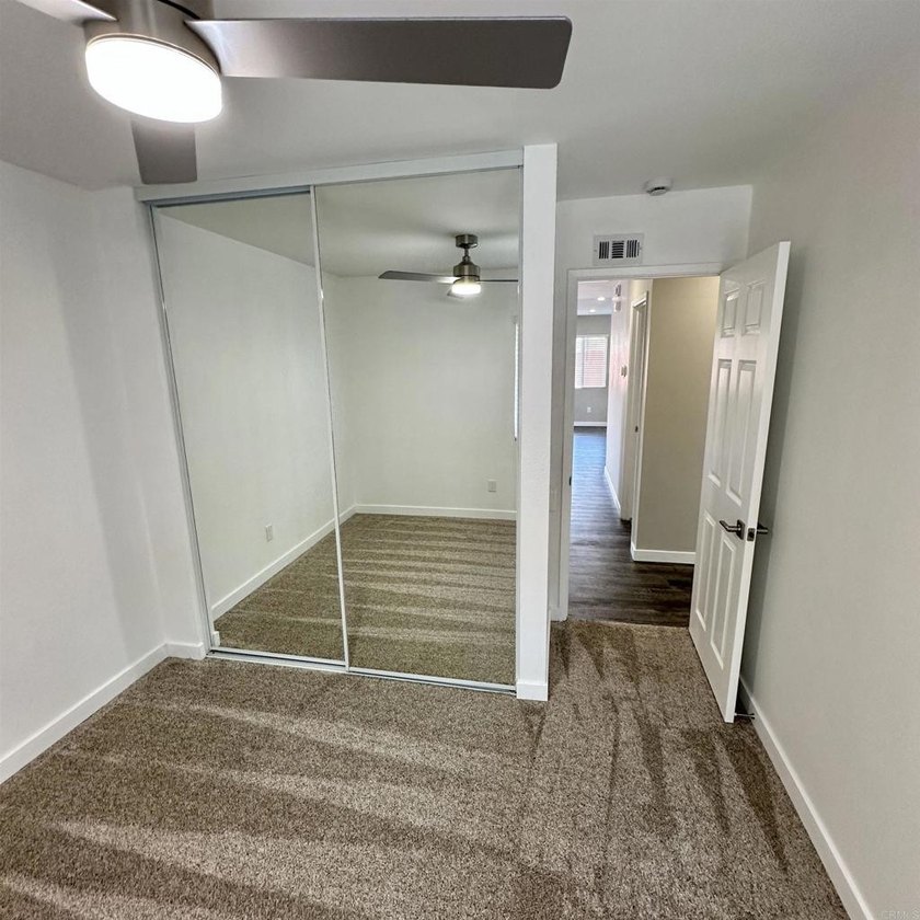 Beautifully updated single-story home: 4 bedrooms, 2 full baths - photo 22