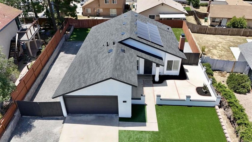 Beautifully updated single-story home: 4 bedrooms, 2 full baths - photo 35