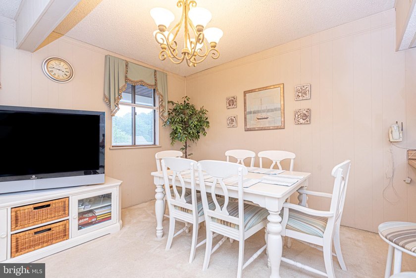 This furnished, spacious 2 bedroom 2 bathroom, unit located in - photo 8