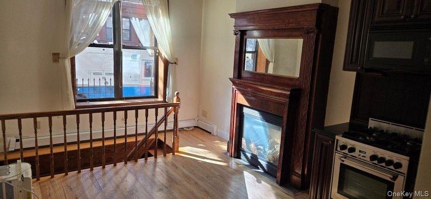 Brick Townhouse on one of Harlem's most beautiful tree-lined - photo 3