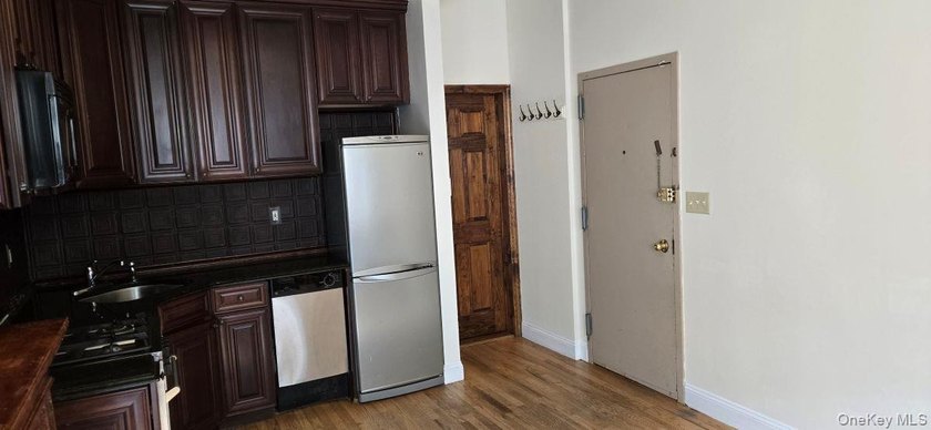 Brick Townhouse on one of Harlem's most beautiful tree-lined - photo 7