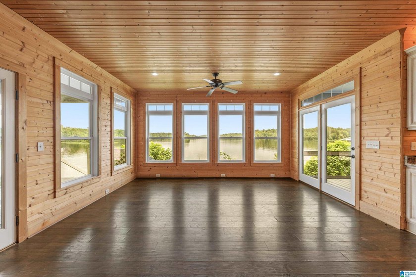 Sellers are taking a loss! This custom-built home with - photo 21