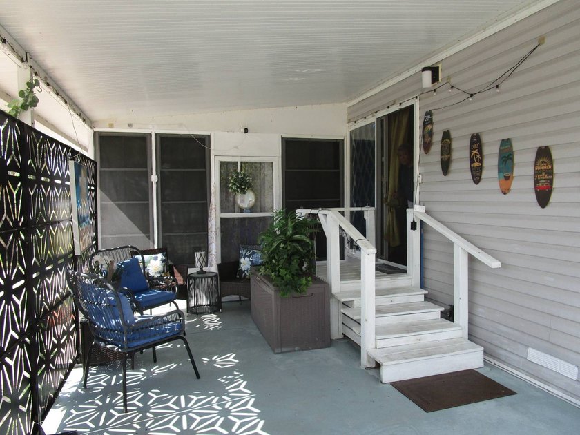 Freshly painted and move-in ready, this charming 2BD/1BA - photo 2
