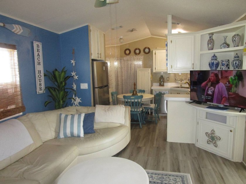 Freshly painted and move-in ready, this charming 2BD/1BA - photo 8