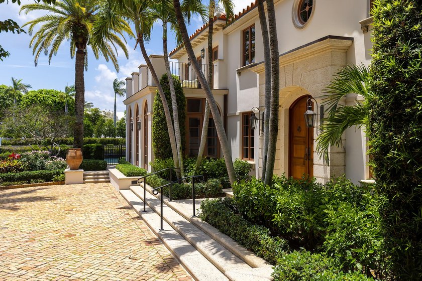Tarpon Point, an extraordinary private waterfront estate - photo 4