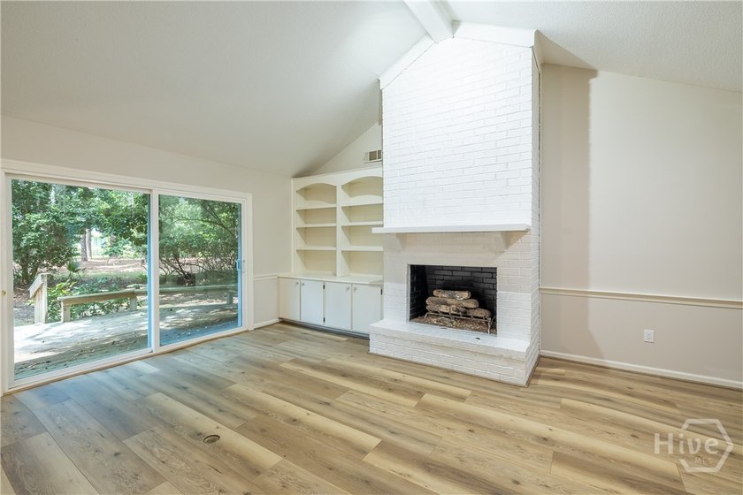 Welcome to One-Level, Easy, Lifestyle living in The Landings!! - photo 6