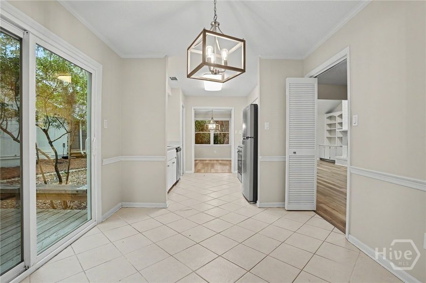 Welcome to One-Level, Easy, Lifestyle living in The Landings!! - photo 7