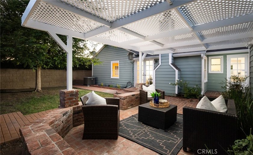 *Single level *2 car garage *Floral Park *Remodeled. Nestled in - photo 4