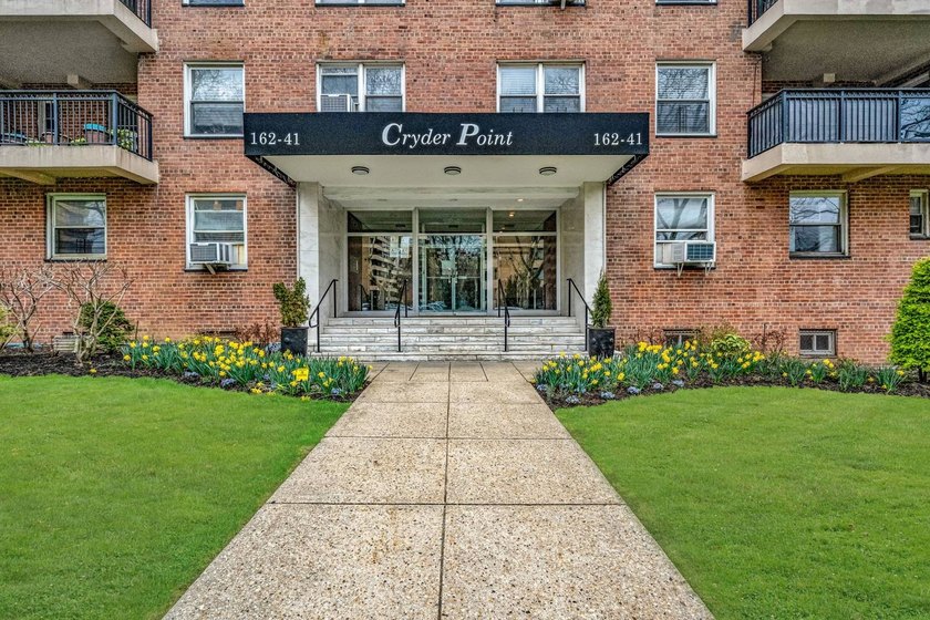Welcome to Cryder Point. This sun-filled 1-bedroom, 1-bath co-op - photo 16
