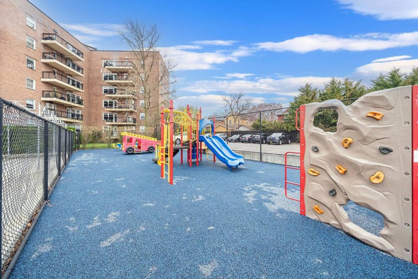 Welcome to Cryder Point. This sun-filled 1-bedroom, 1-bath co-op - photo 26