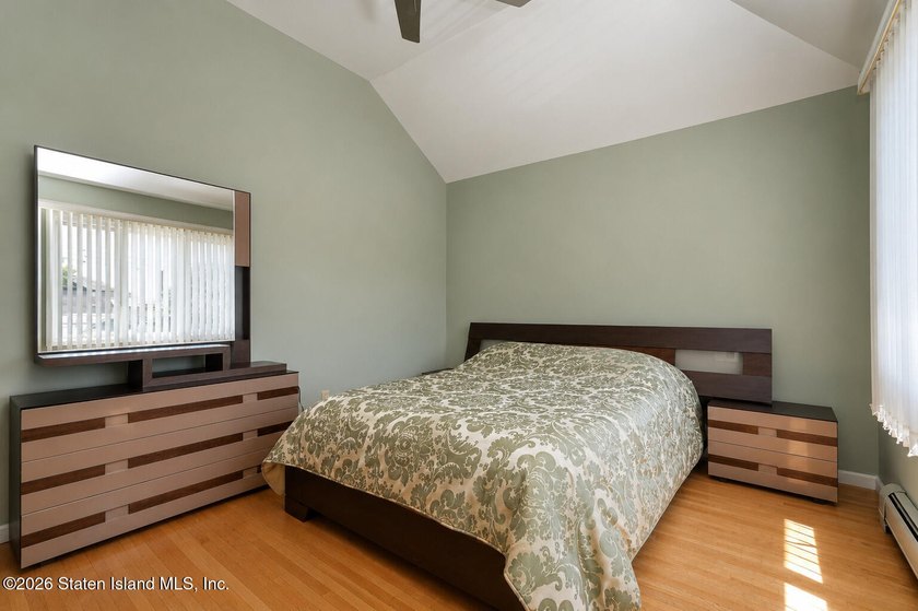 This gorgeous 2-family, 4-bedroom, 3-bathroom, side-hall - photo 28