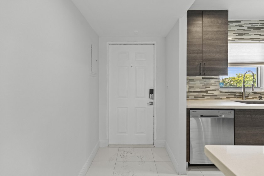 Rarely available! This stunning 2-bedroom, 2-bath corner unit in - photo 8