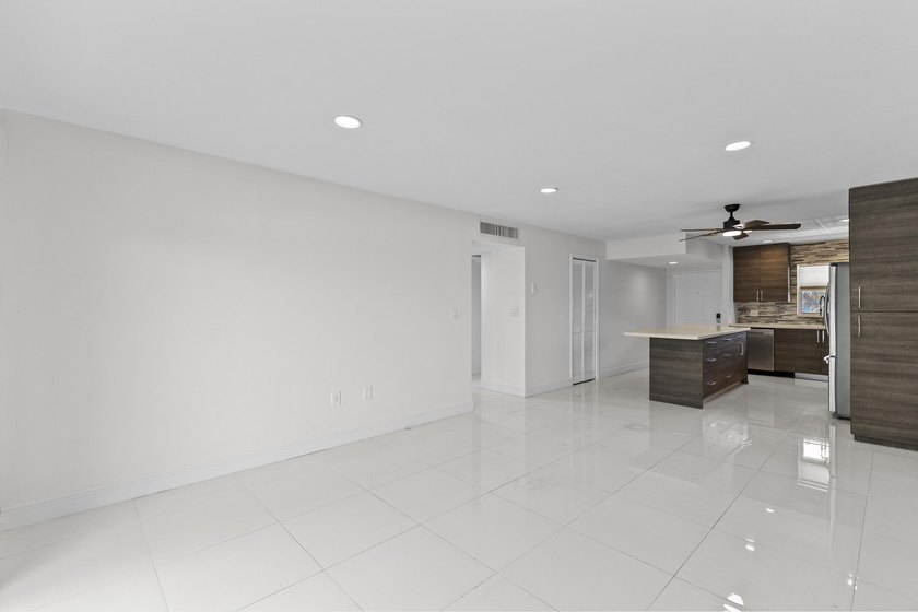 Rarely available! This stunning 2-bedroom, 2-bath corner unit in - photo 9