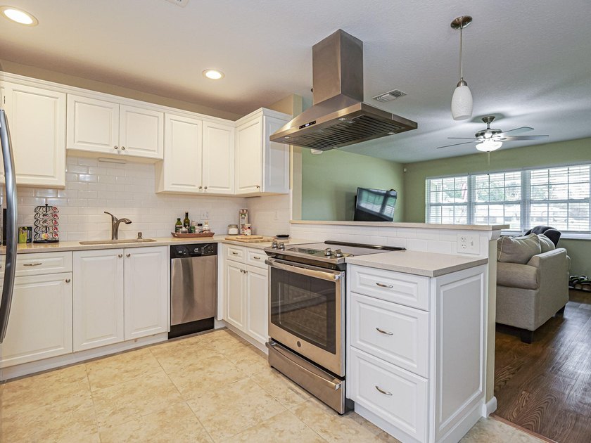 Welcome to this charming 2/2 home in the heart of Sebastian - photo 15