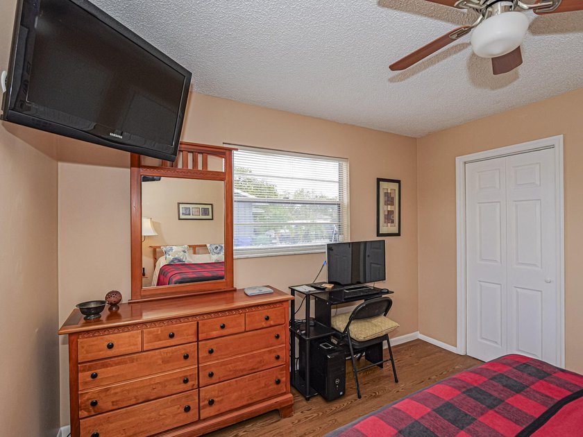 Welcome to this charming 2/2 home in the heart of Sebastian - photo 30