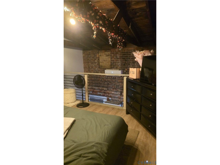 Great opportunity to own a fully occupied, recently totally - photo 36