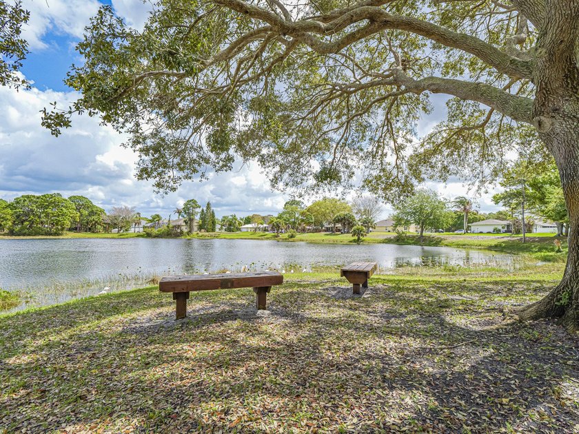 Welcome to this charming 2/2 home in the heart of Sebastian - photo 40