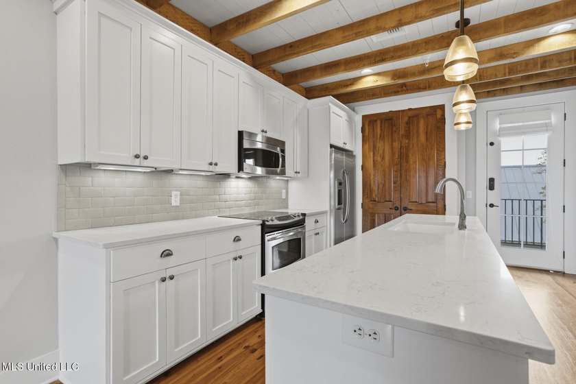 HIghly sought out 2 bed/2 bath condo in the Township of Colony - photo 9