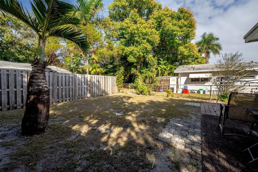 2 separate units / duplex. One in front one in back. One unit is - photo 13
