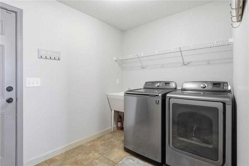 Welcome to 870 Vandenburg Drive, where thoughtful upgrades - photo 22