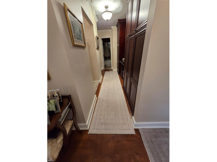 Luxury High Rise Building . Largest Deluxe One Bedroom With A - photo 12