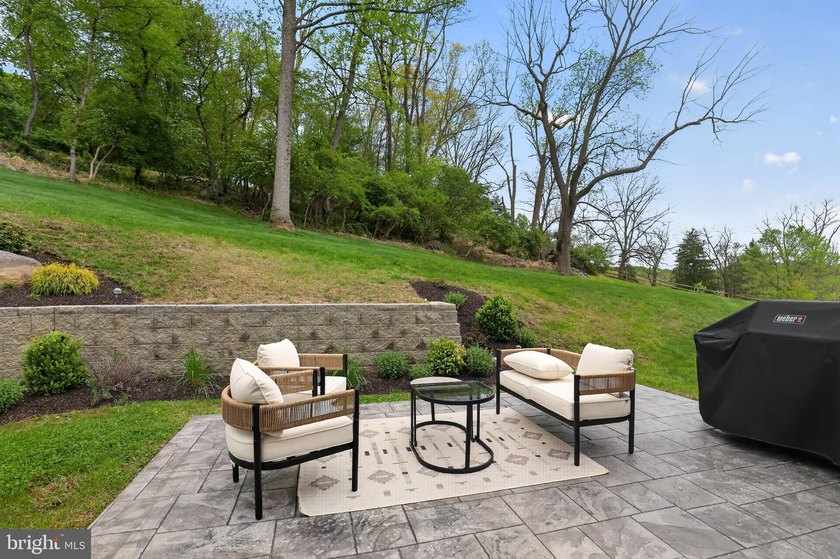 Set on almost 3 breathtaking acres in highly desirable - photo 34